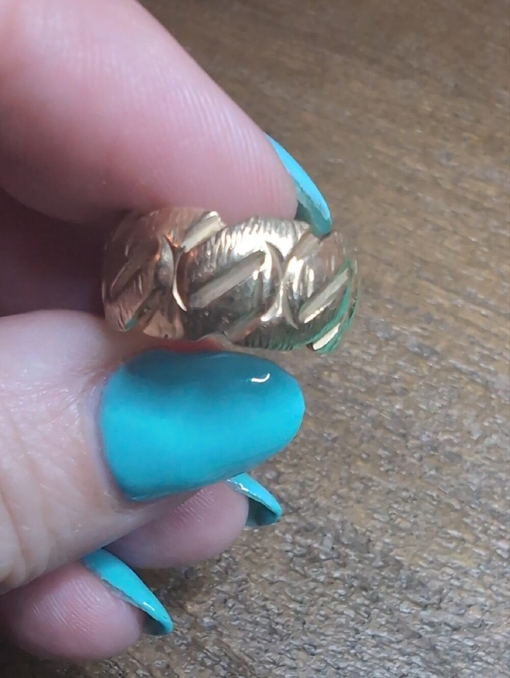 Vintage 1970's 14k Gold Pjco Floral Engraved Band Ring - Picture 3 of 3